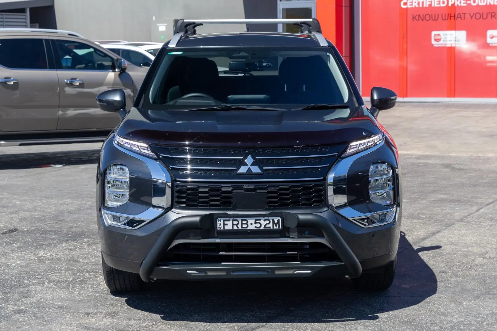 2025 Mitsubishi Outlander Gallery Image 4