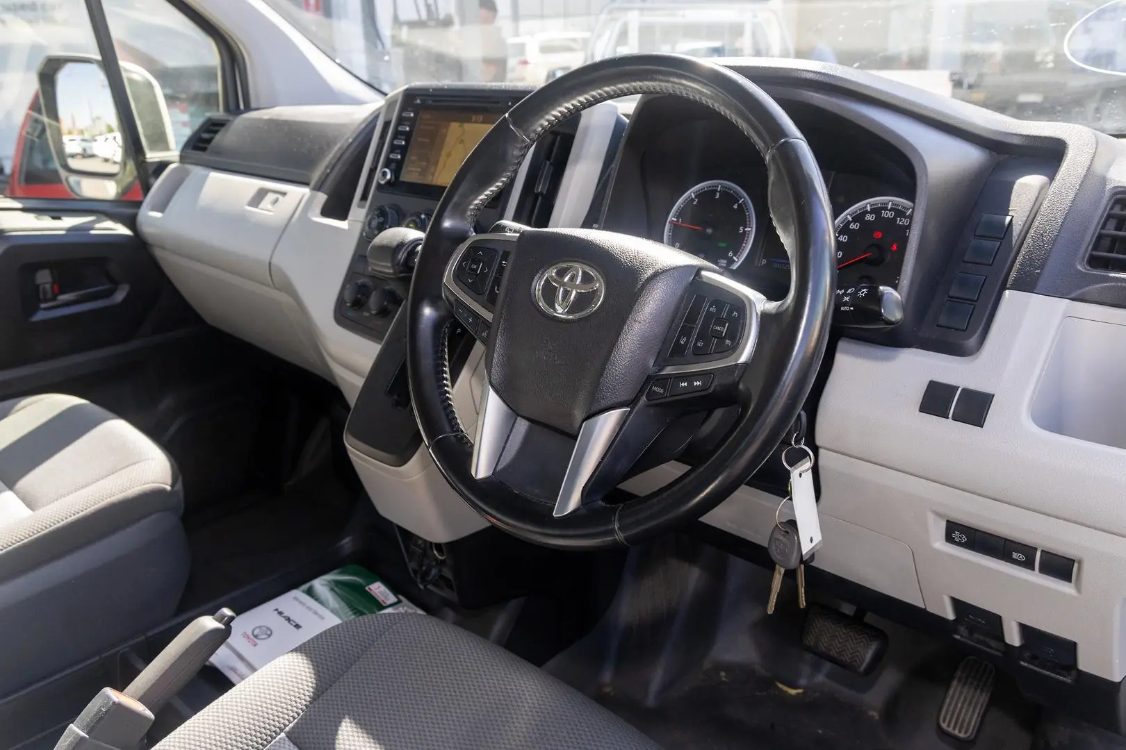 2019 Toyota Hiace Gallery Image 7