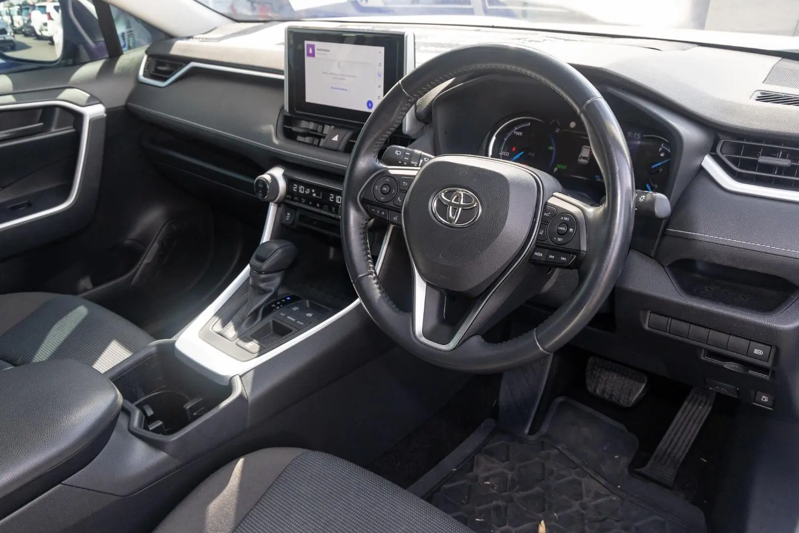 2024 Toyota RAV4 Gallery Image 7