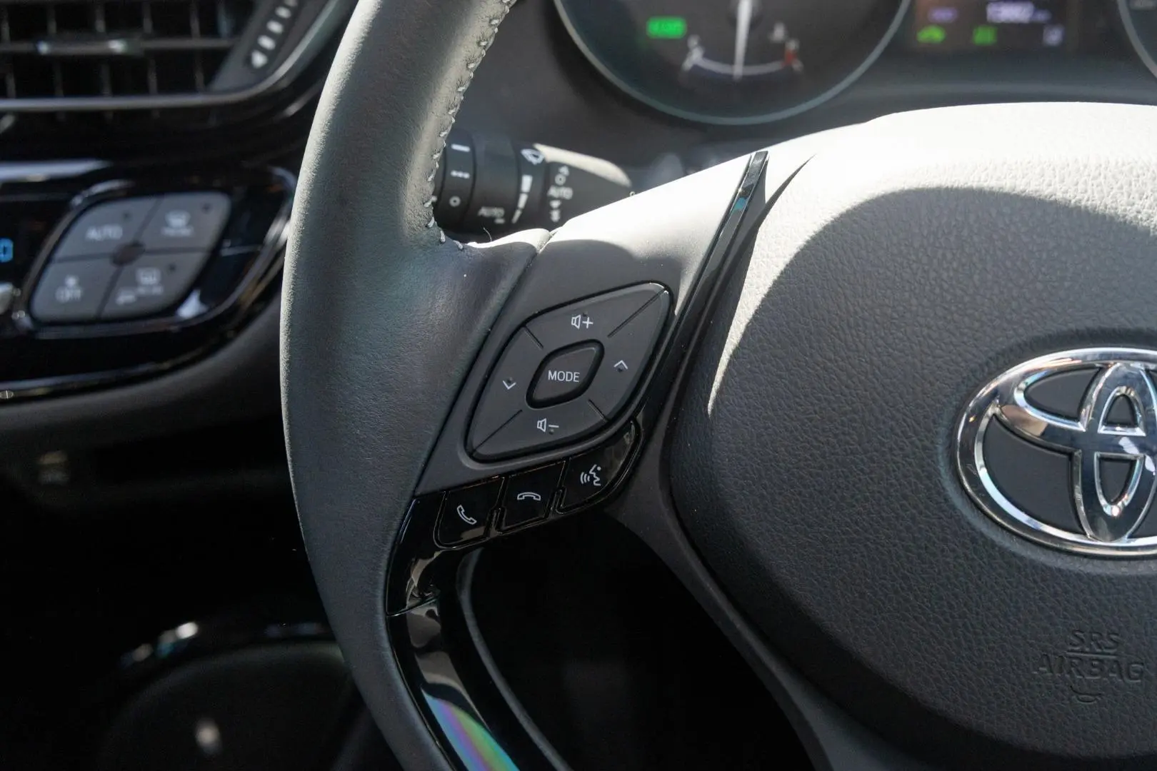 2023 Toyota C-HR Gallery Image 11