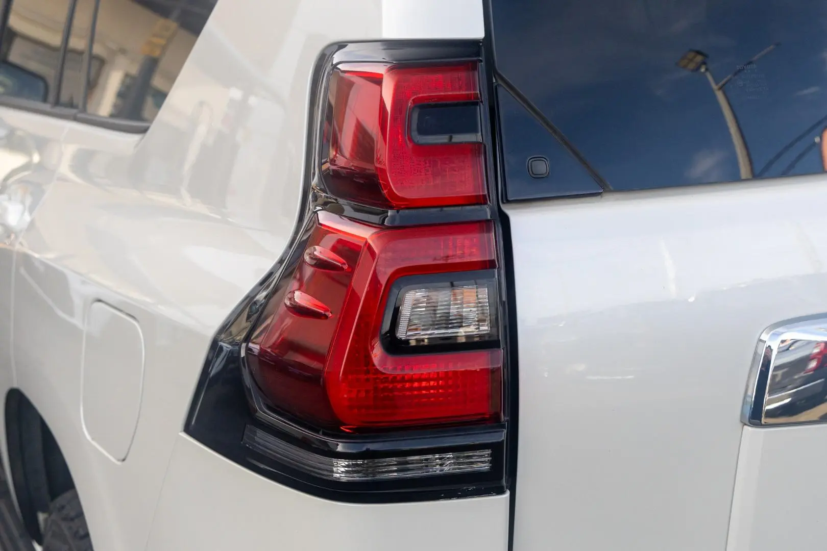 2019 Toyota Landcruiser Prado Gallery Image 20