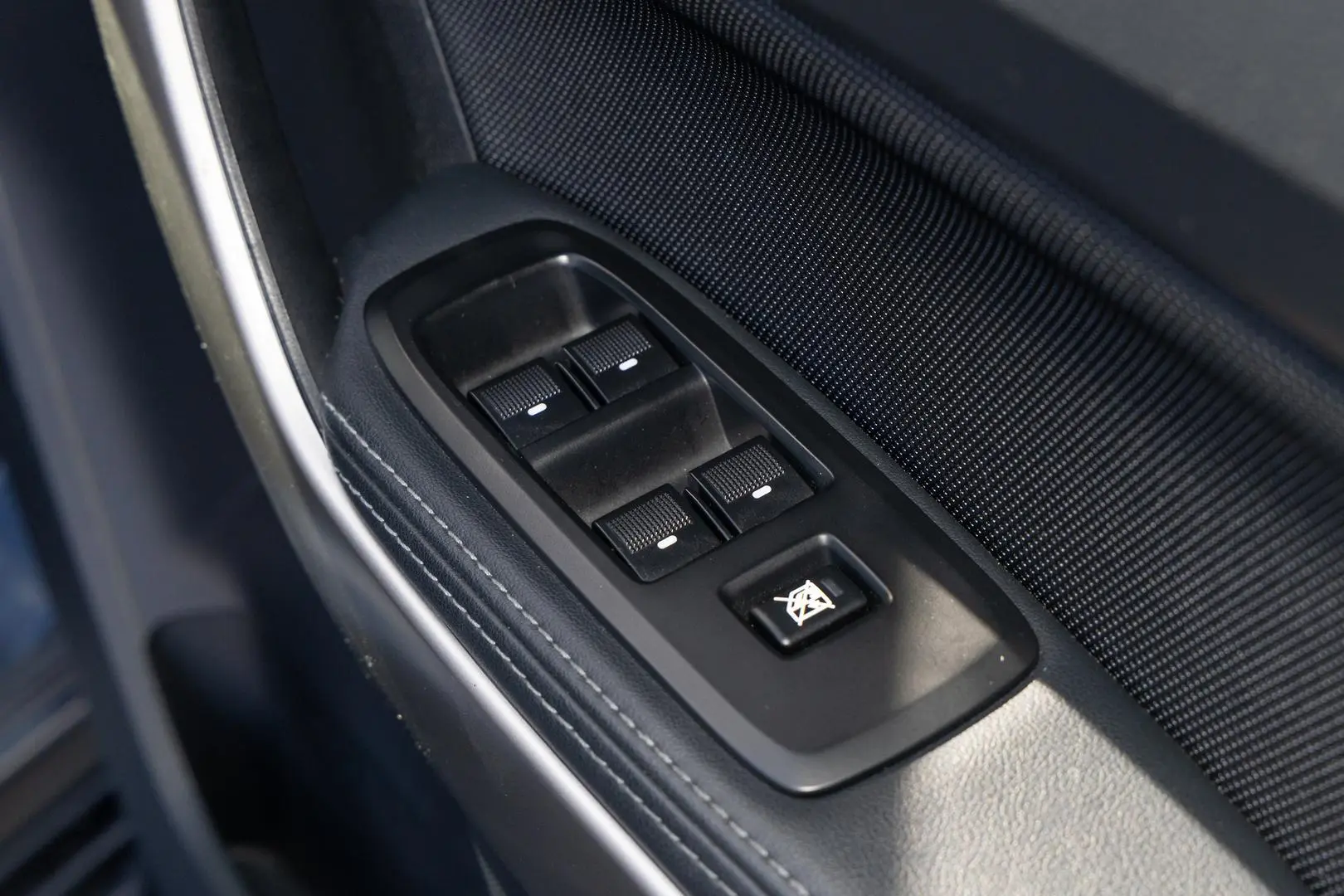 2018 Ford Everest Gallery Image 17