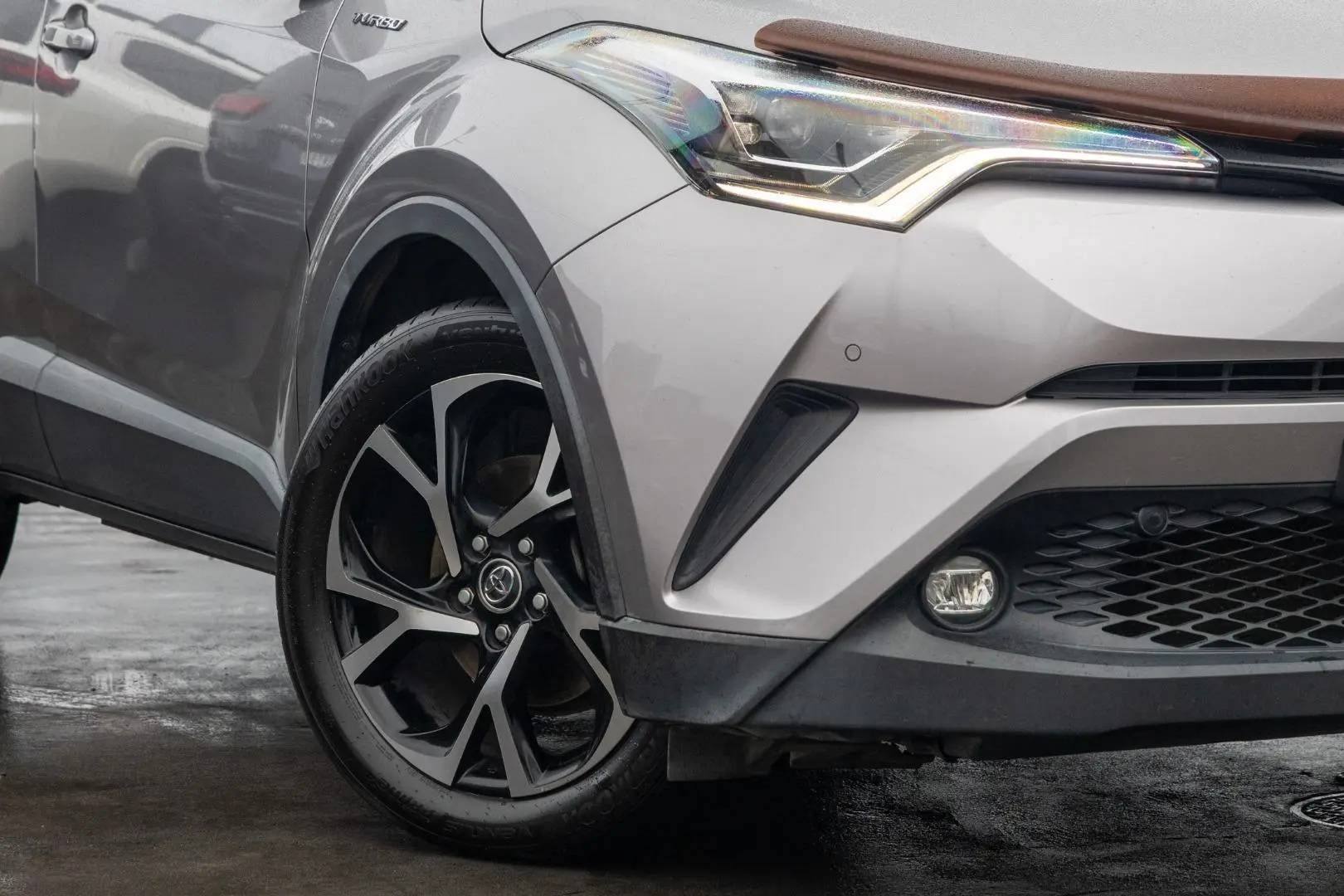 2019 Toyota C-HR Gallery Image 6