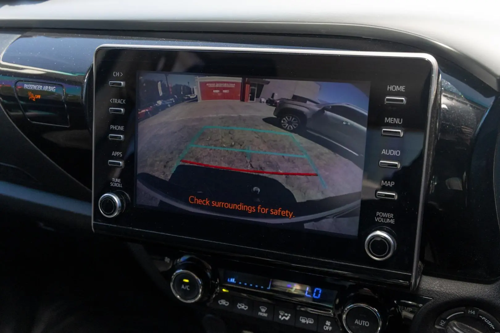 2020 Toyota Hilux Gallery Image 15