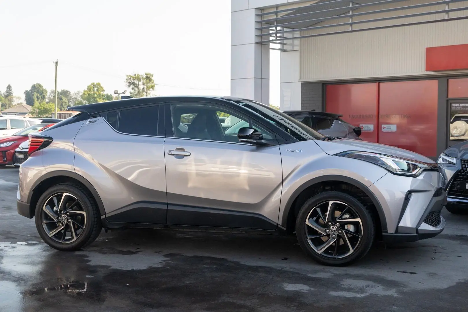 2022 Toyota C-HR Gallery Image 3