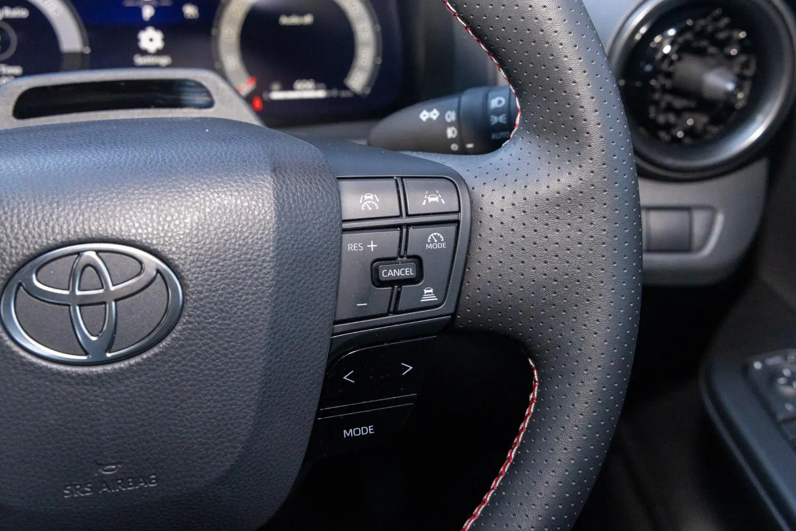 2025 Toyota C-HR Gallery Image 12