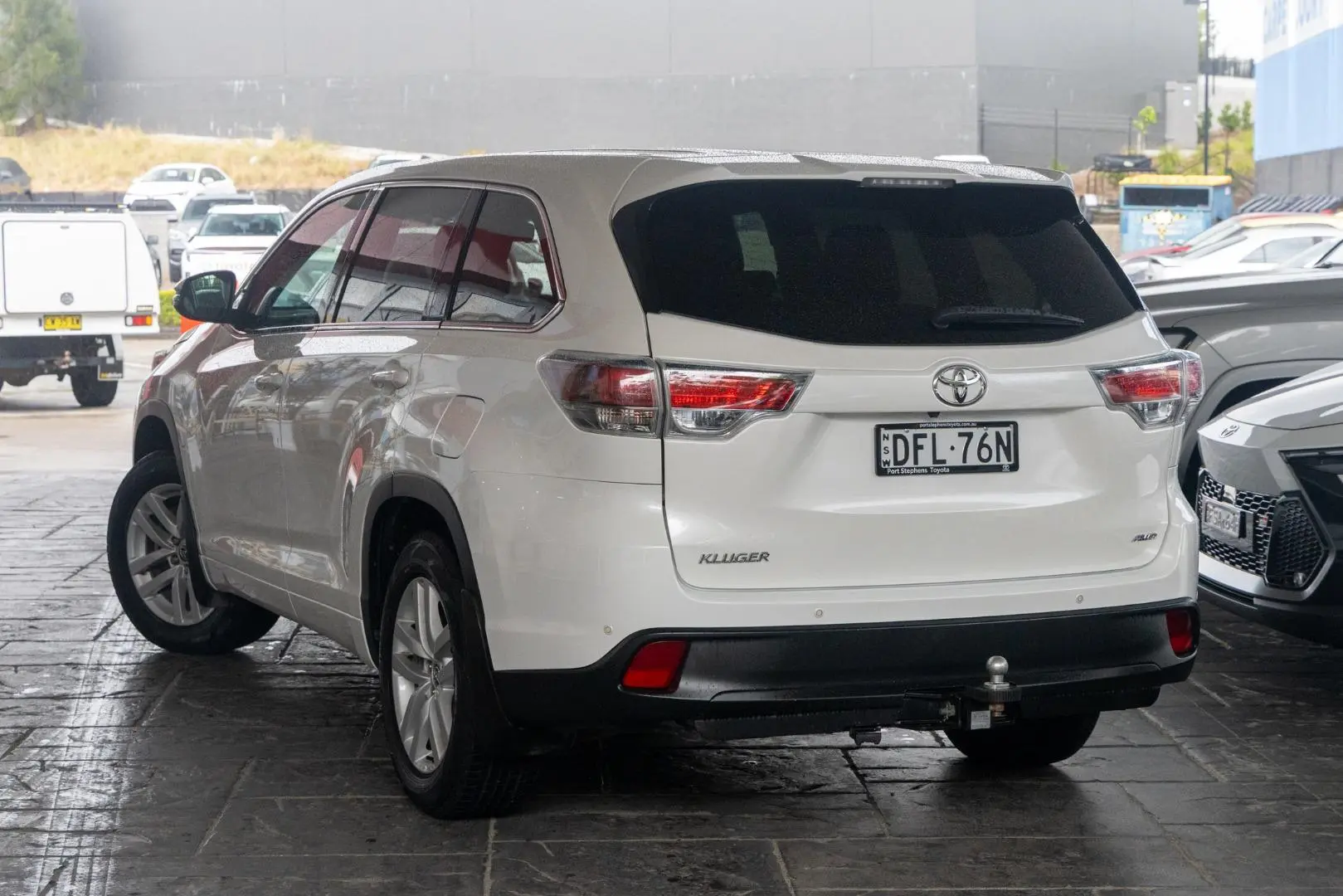 2016 Toyota Kluger Gallery Image 2