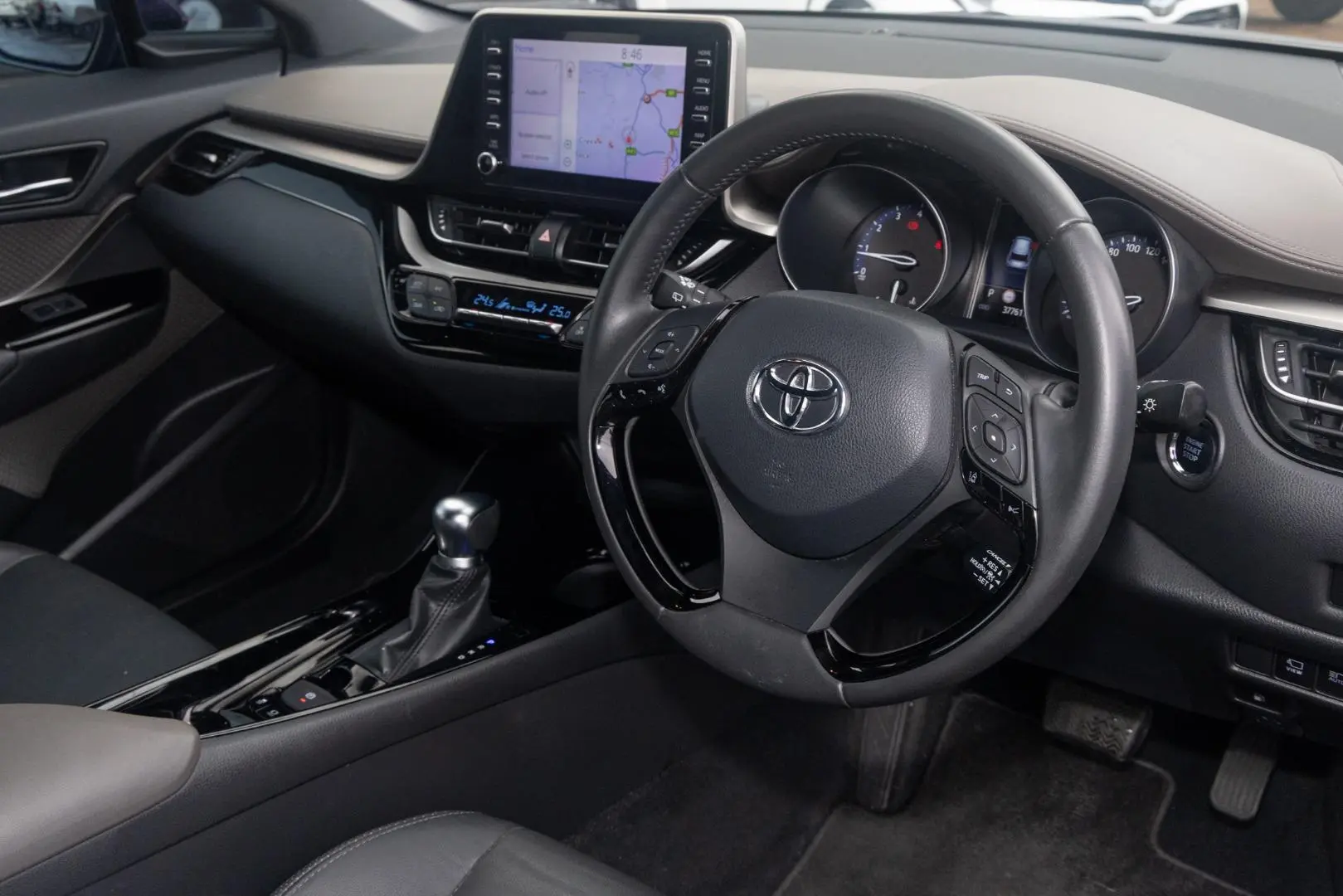 2022 Toyota C-HR Gallery Image 7