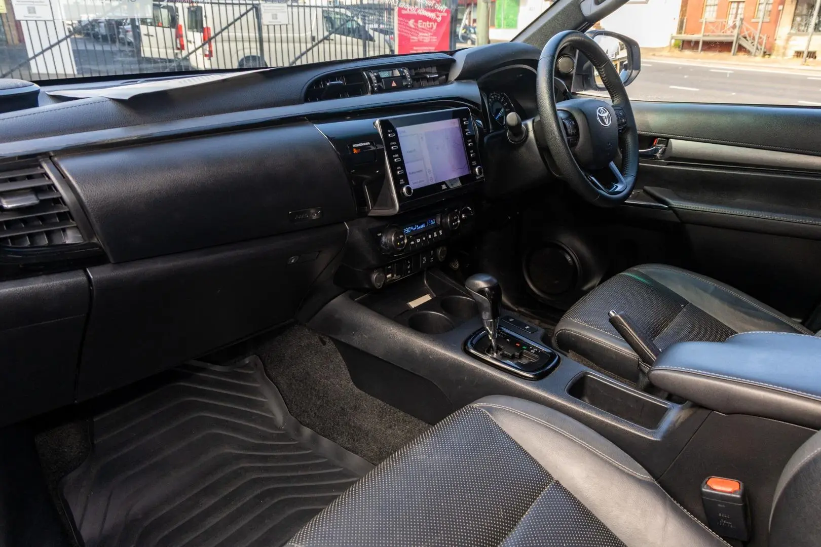 2022 Toyota Hilux Gallery Image 8