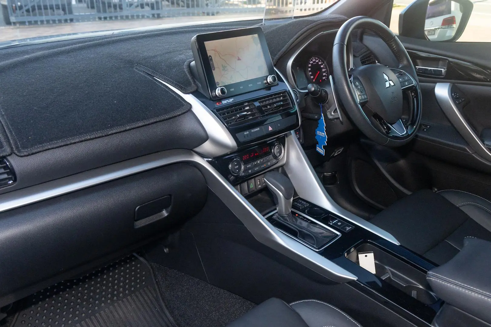 2020 Mitsubishi Eclipse Cross Gallery Image 8