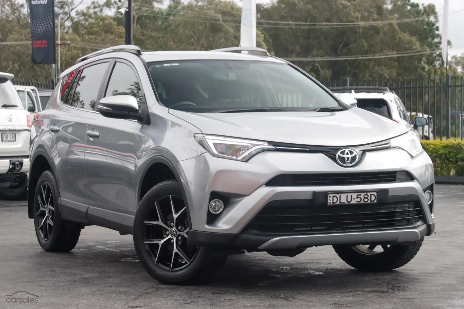 2017 Toyota RAV4 Image 1