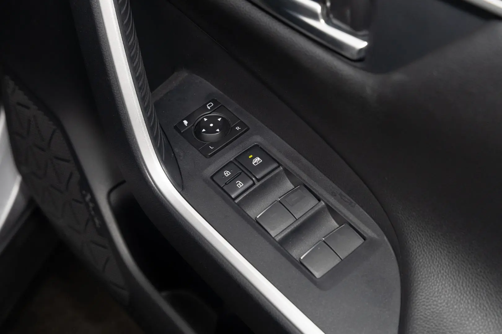 2023 Toyota RAV4 Gallery Image 18