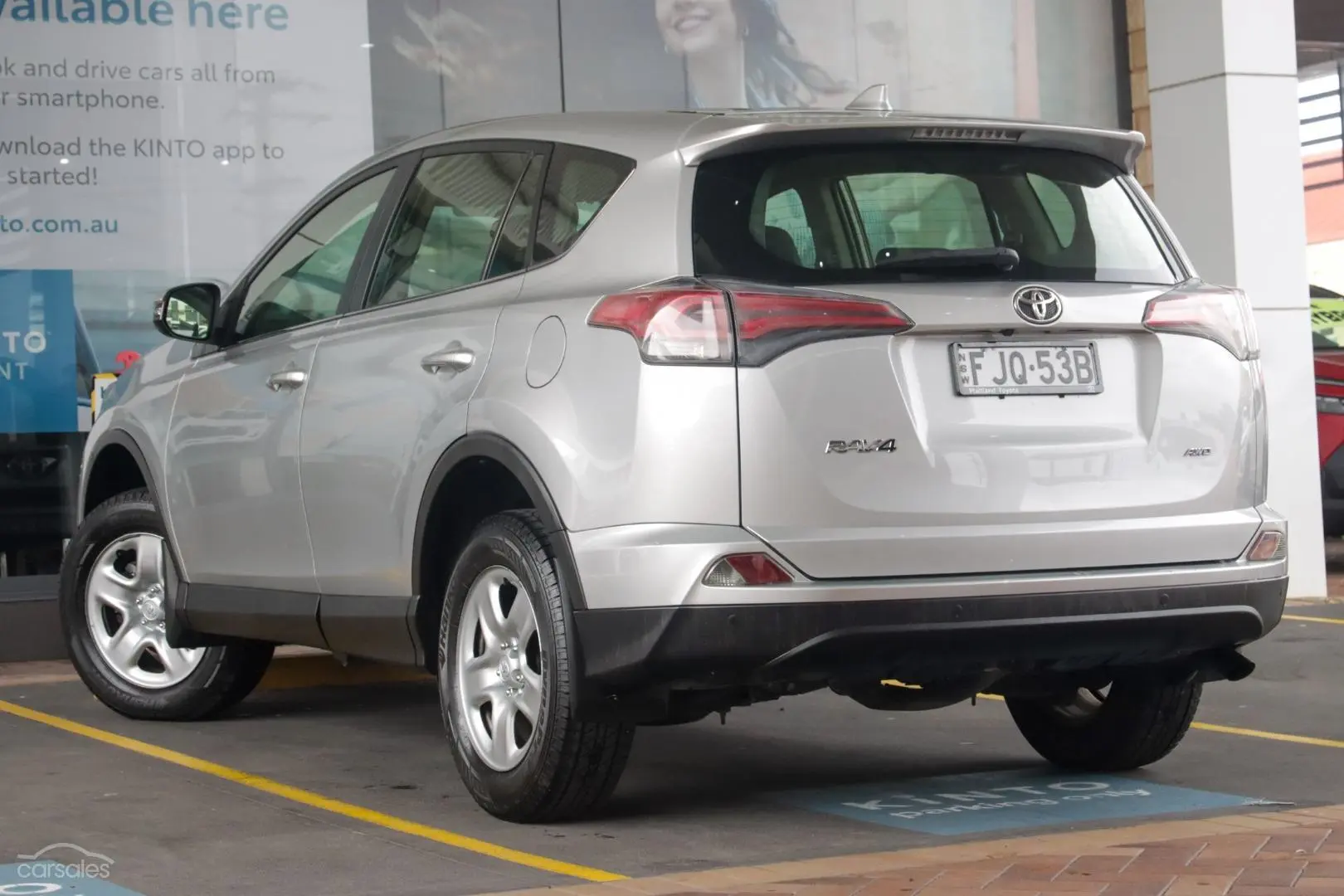 2016 Toyota RAV4 Image 2