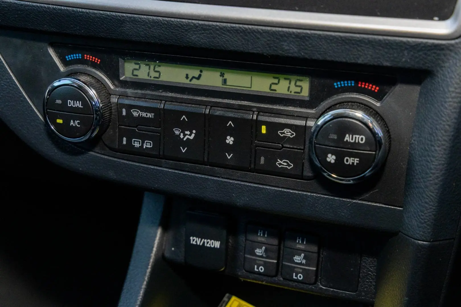 2014 Toyota Corolla Gallery Image 16