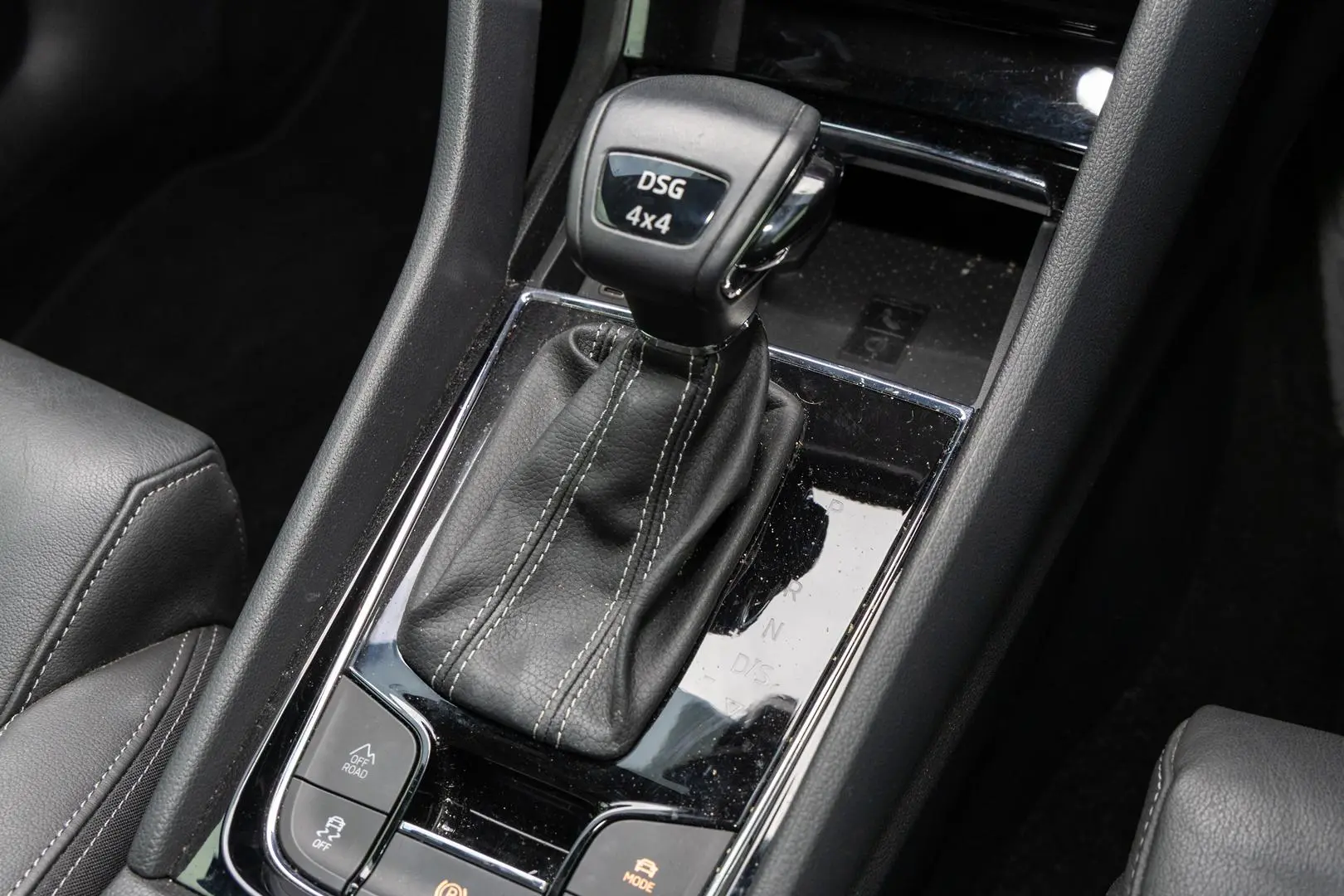 2020 SKODA Karoq Gallery Image 17