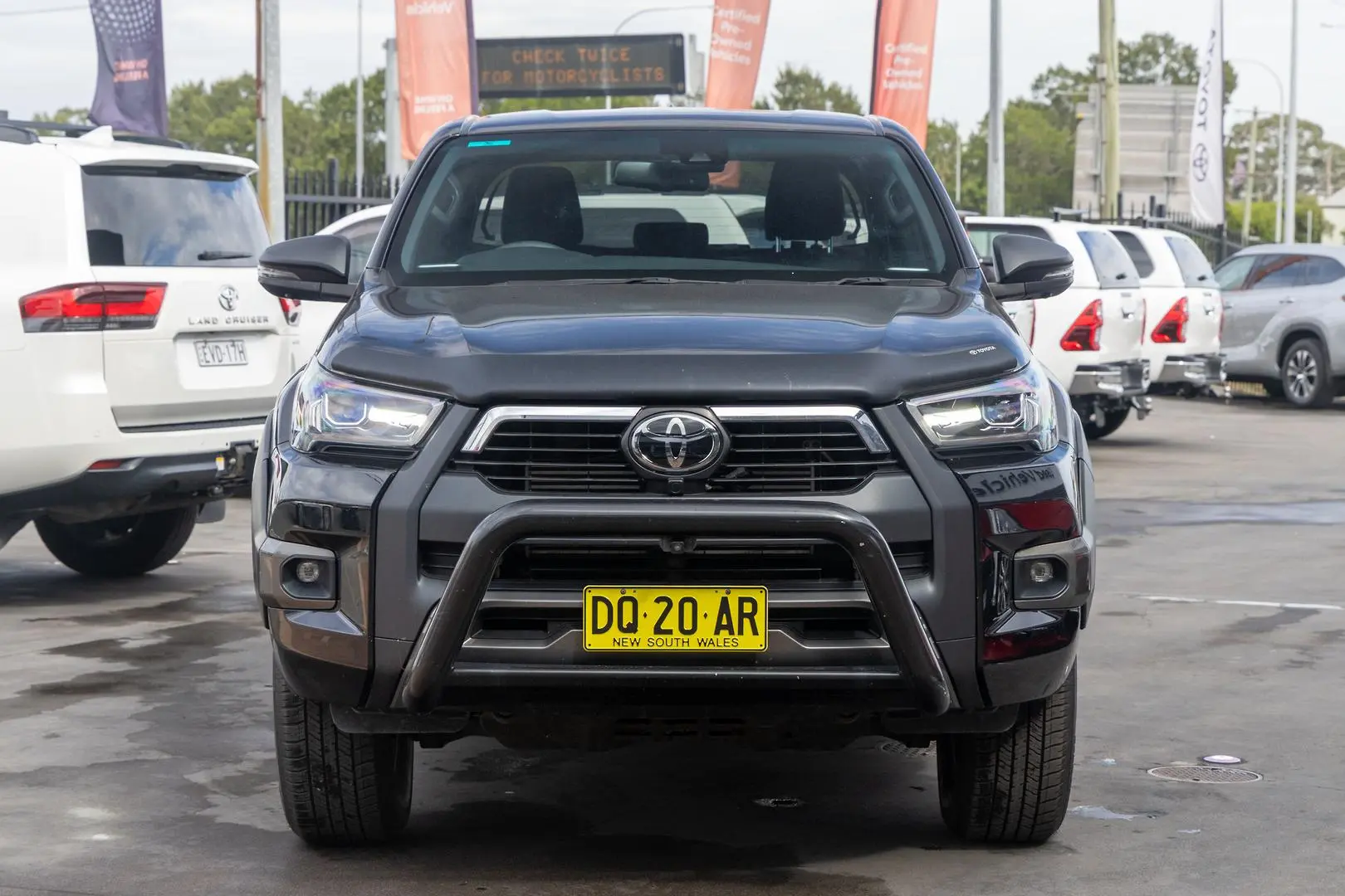 2021 Toyota Hilux Gallery Image 4