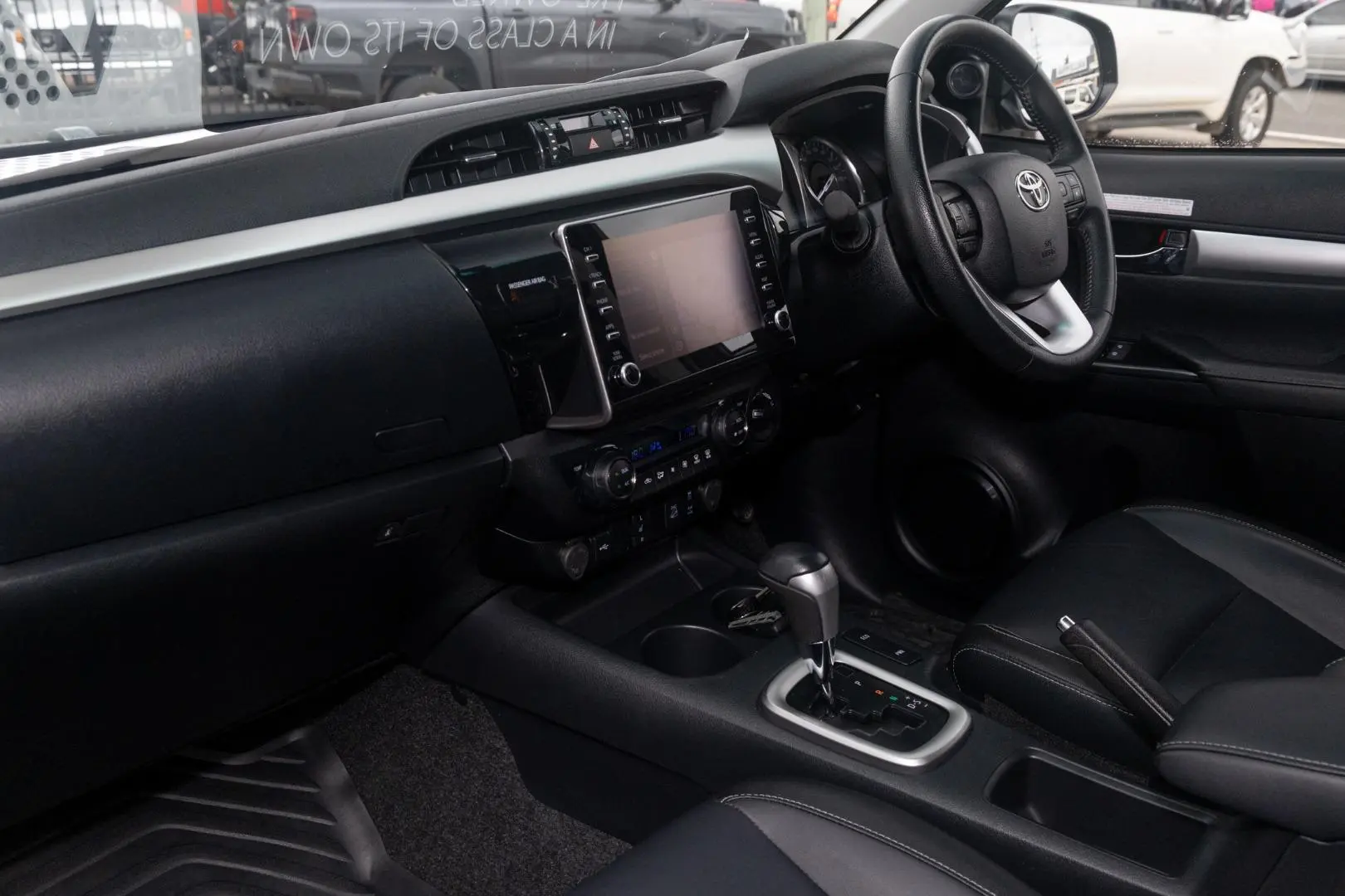 2023 Toyota Hilux Gallery Image 8