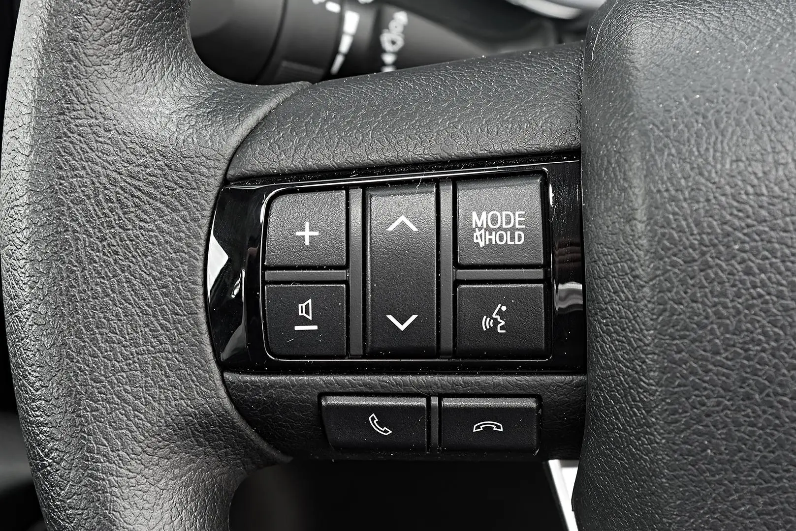 2025 Toyota Hilux Gallery Image 9