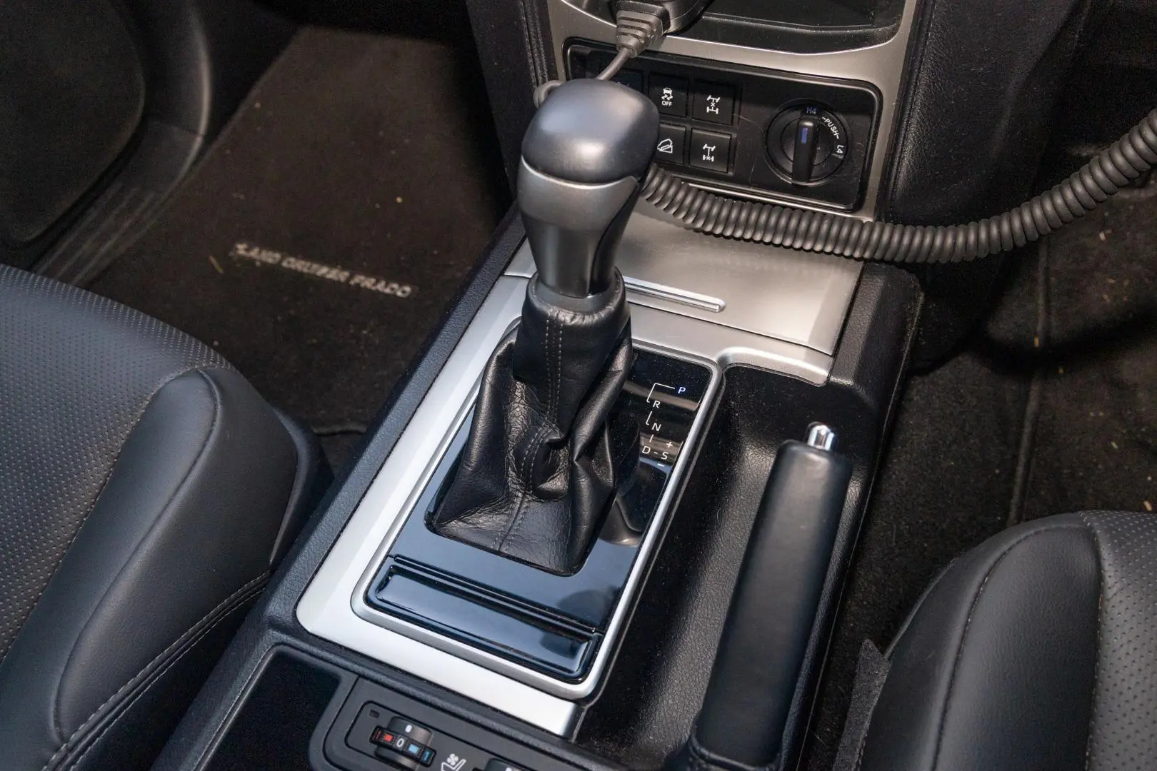 2023 Toyota Landcruiser Prado Gallery Image 17