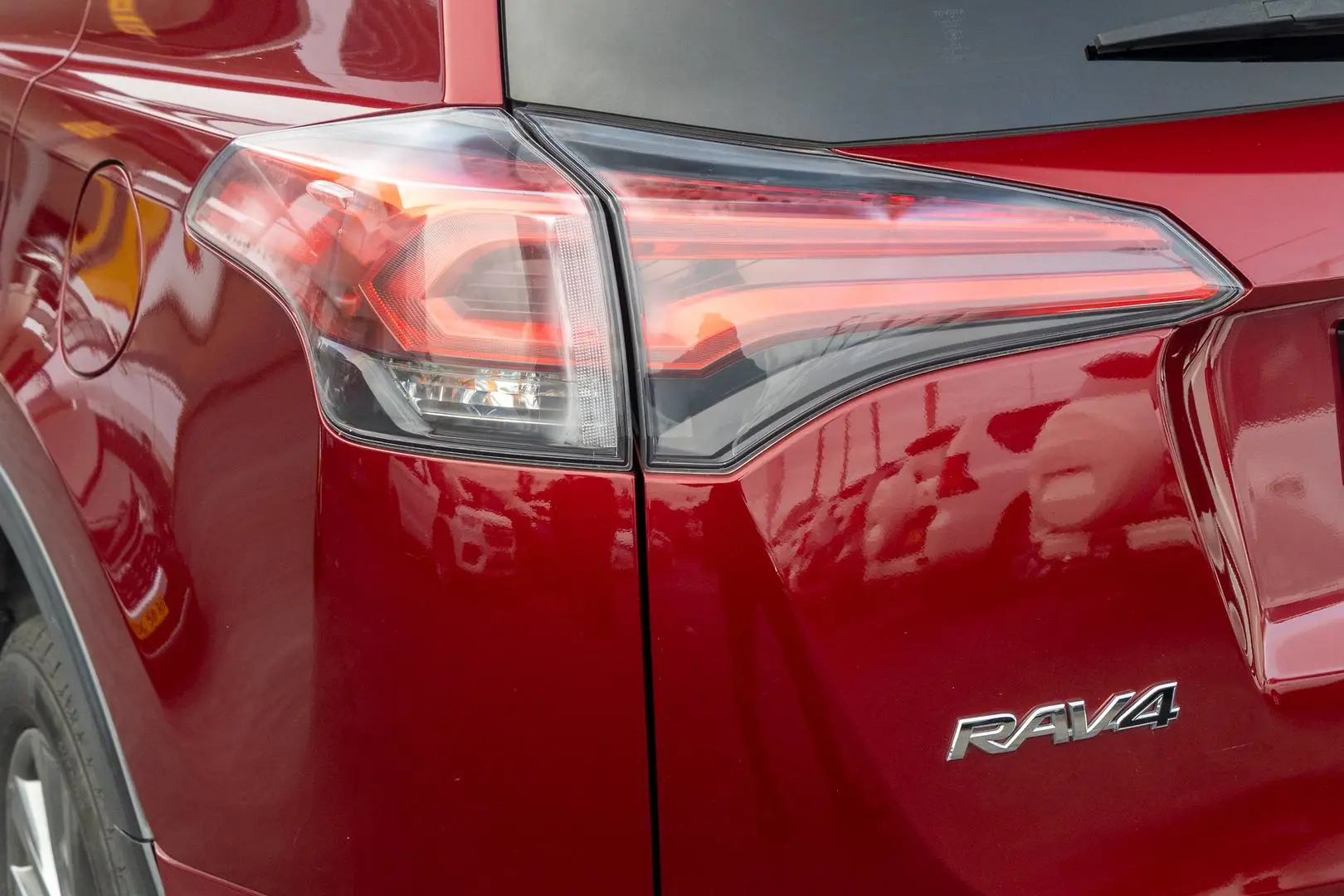 2018 Toyota RAV4 Gallery Image 19