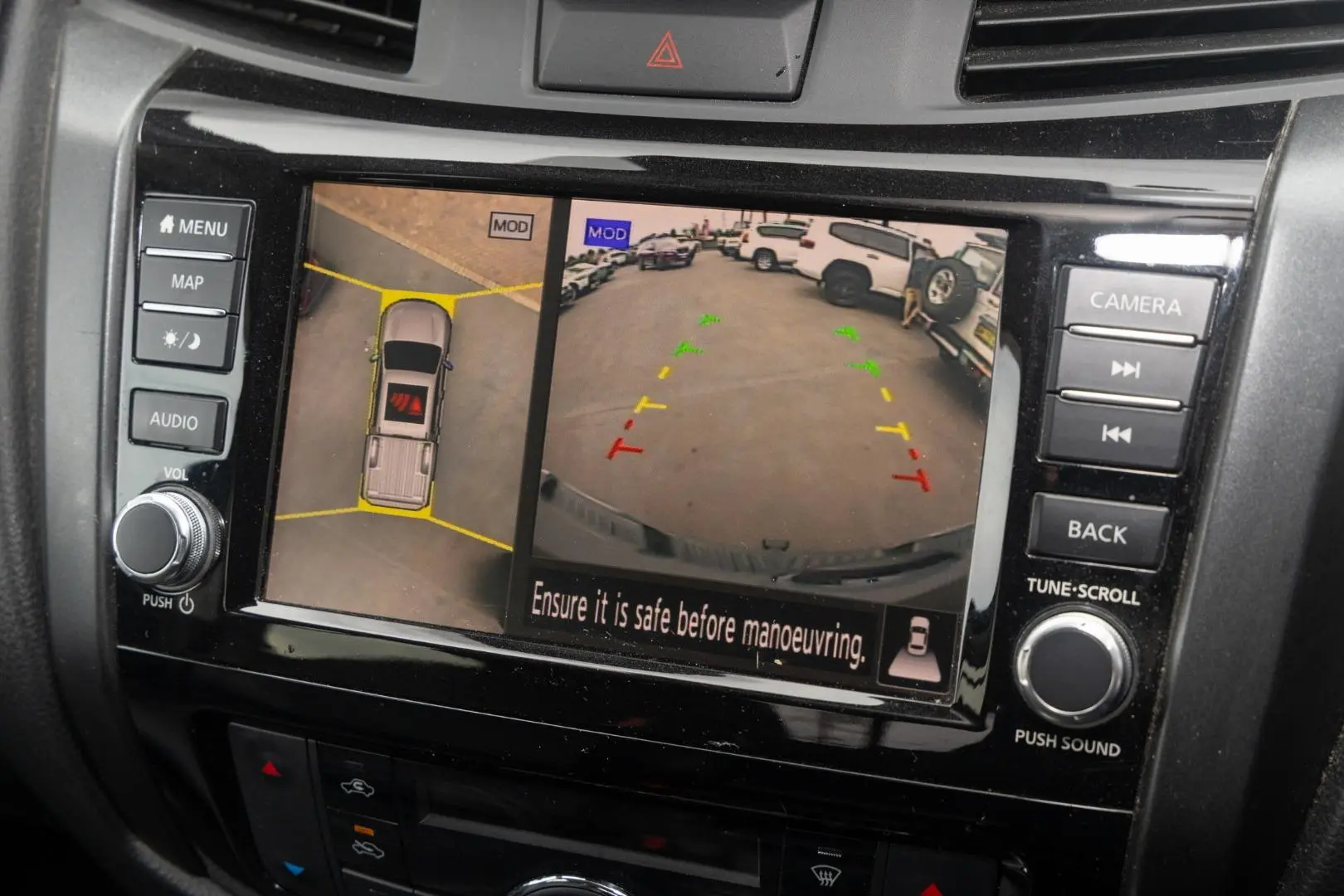 2022 Nissan Navara Gallery Image 15