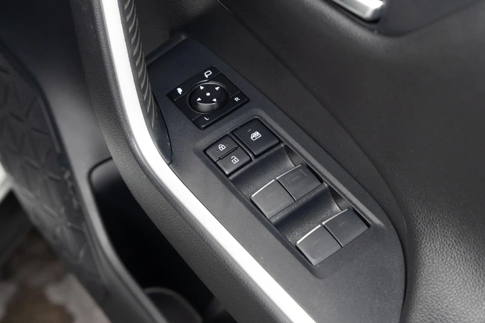 2022 Toyota RAV4 Gallery Image 18