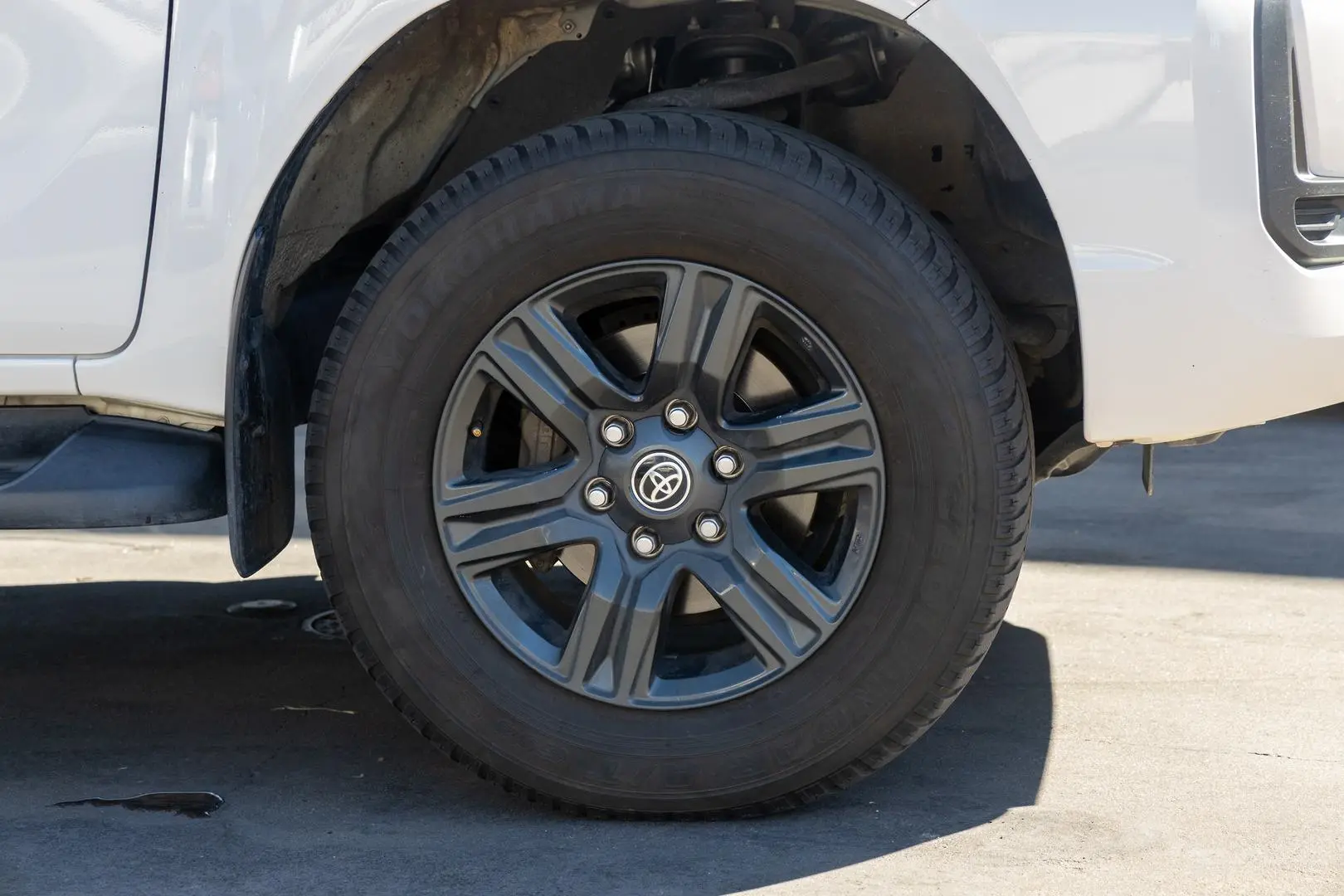 2023 Toyota Hilux Gallery Image 22