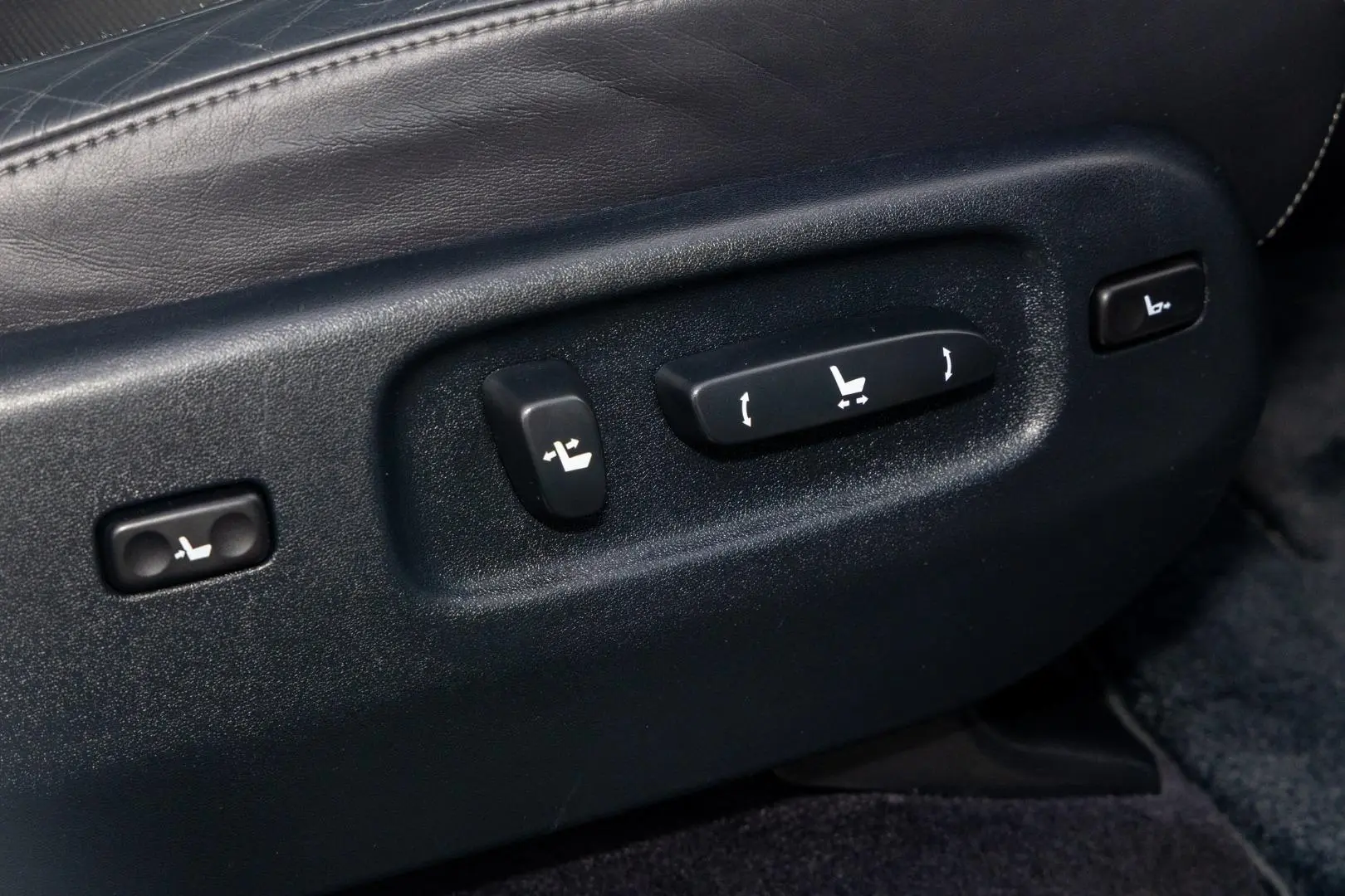 2017 Lexus LX Gallery Image 20