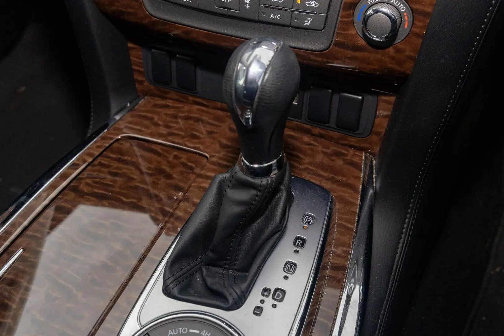 2023 Nissan Patrol Gallery Image 17