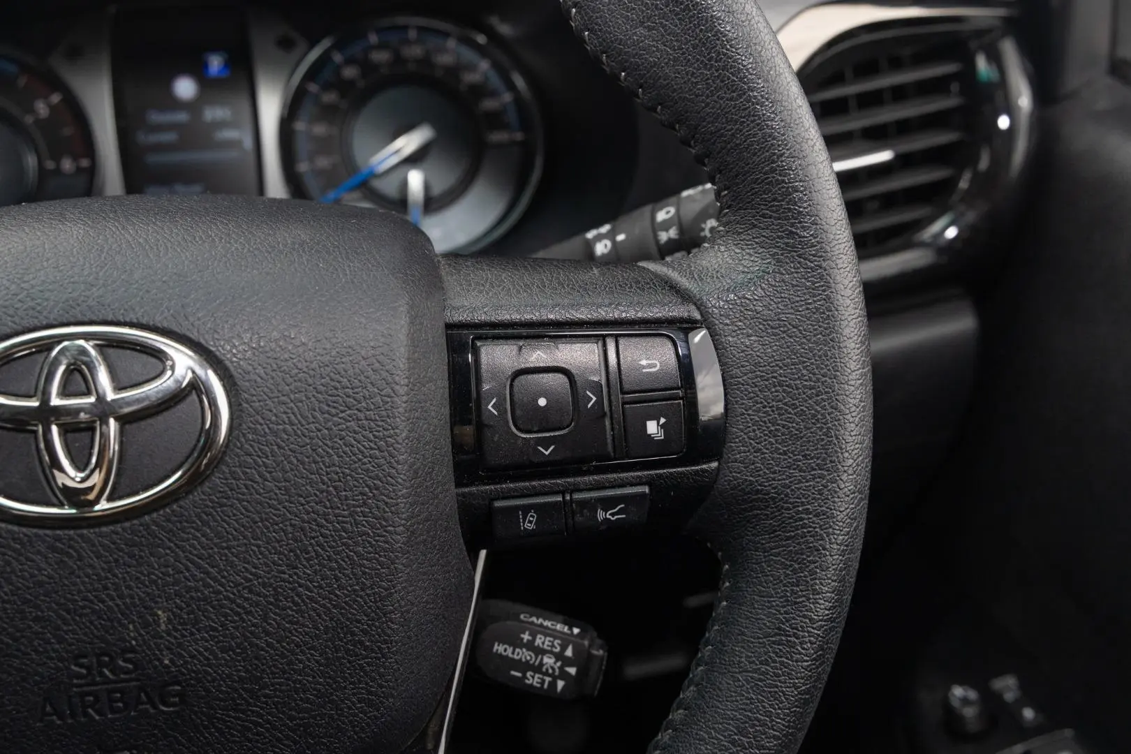 2025 Toyota Hilux Gallery Image 11