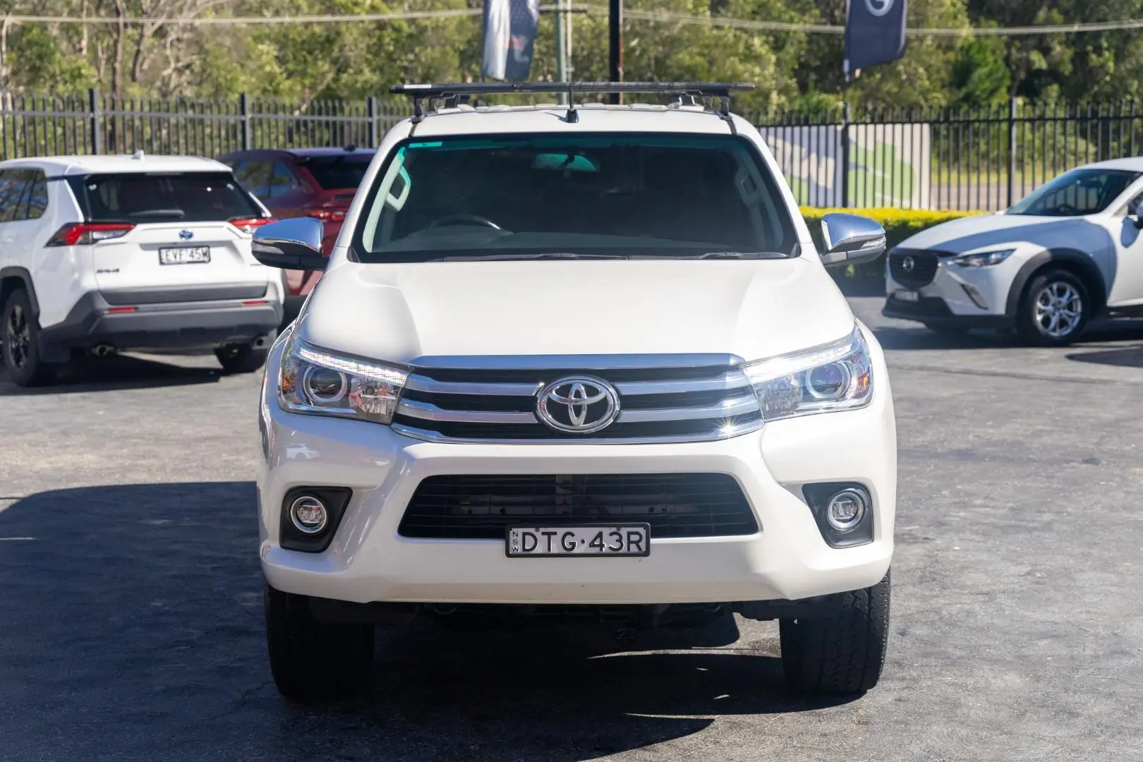 2017 Toyota Hilux Gallery Image 4