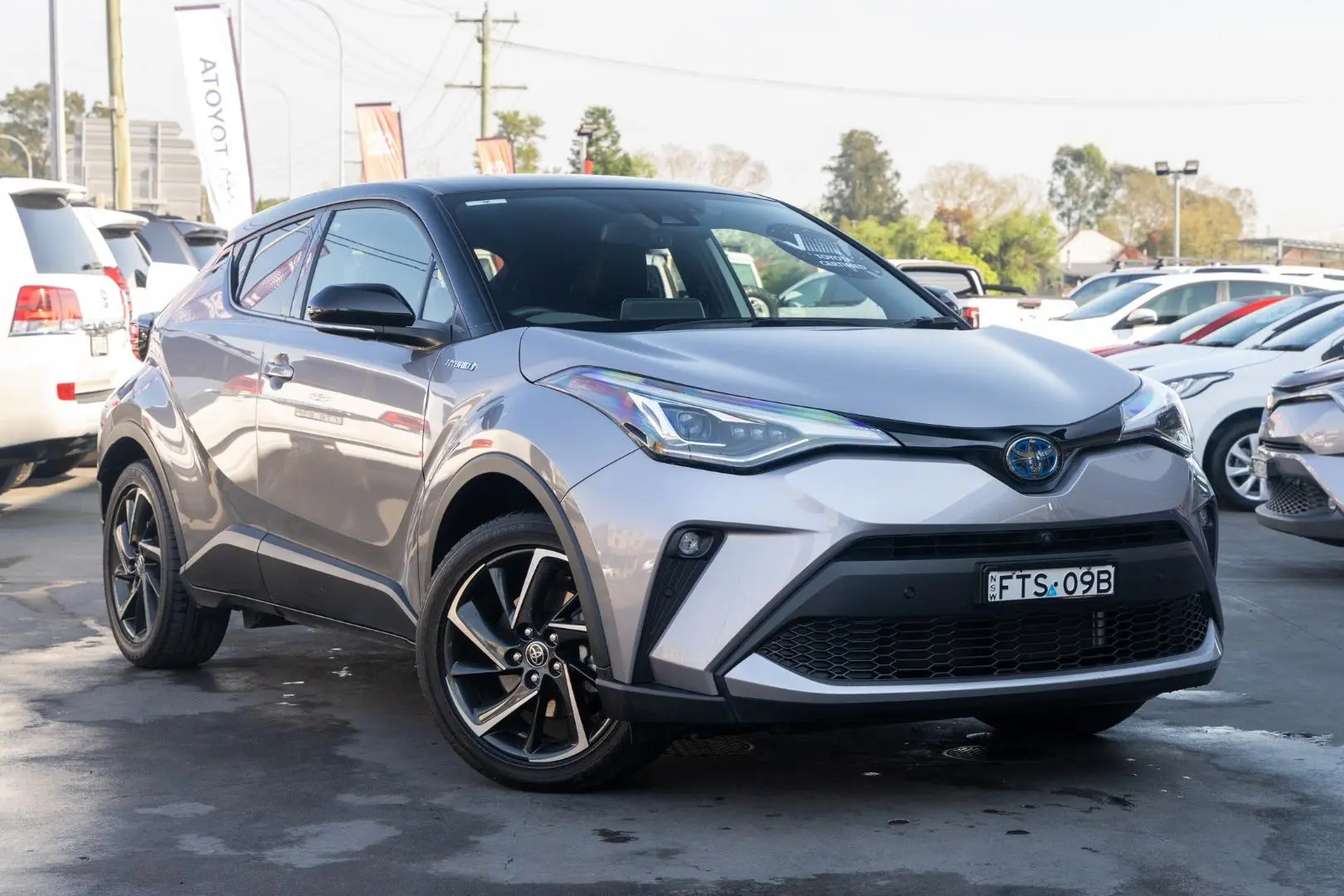 2022 Toyota C-HR Gallery Image 1