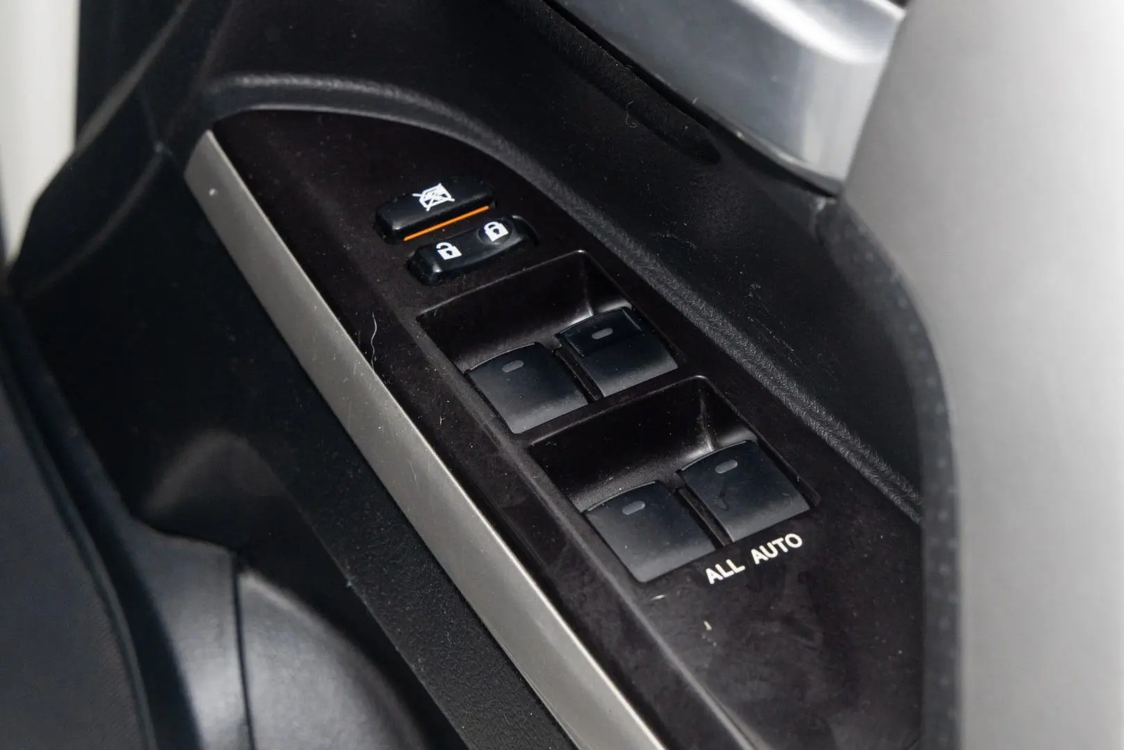 2019 Toyota Landcruiser Gallery Image 18