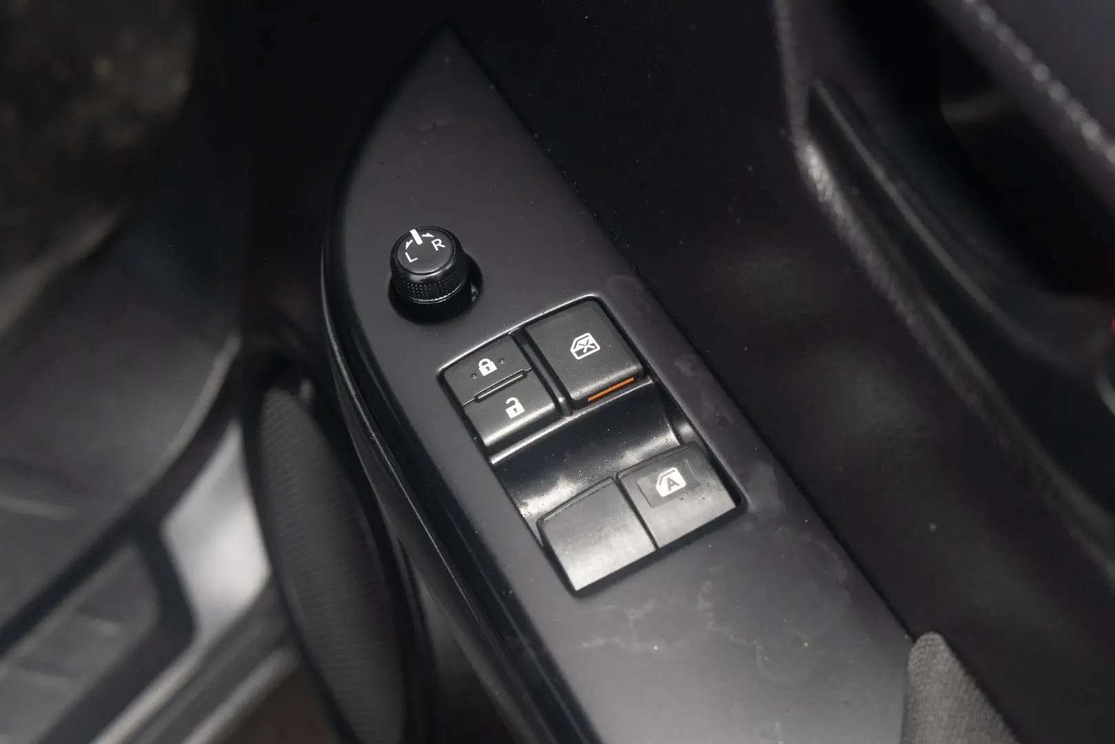 2019 Toyota Hilux Gallery Image 18