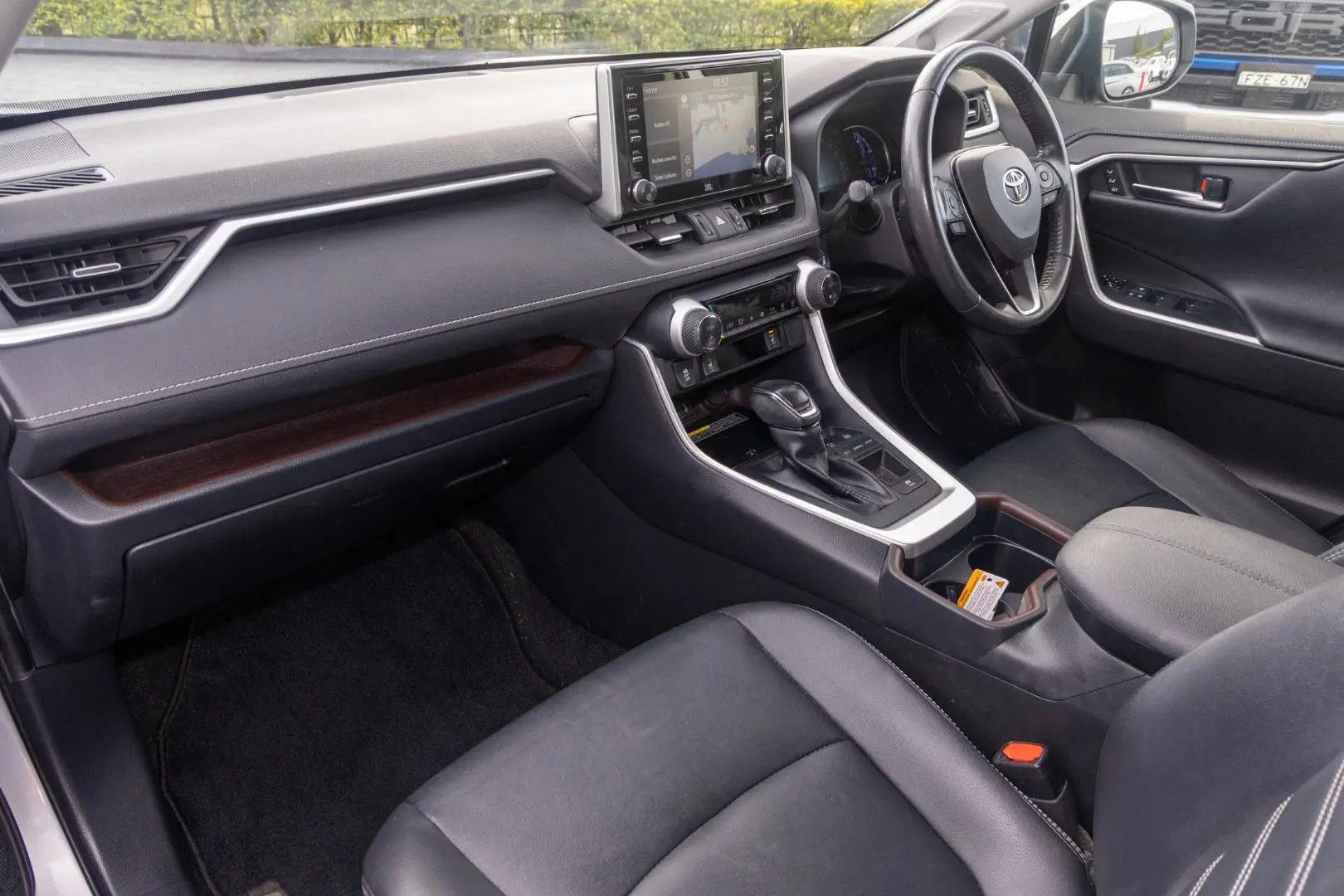 2020 Toyota RAV4 Gallery Image 8