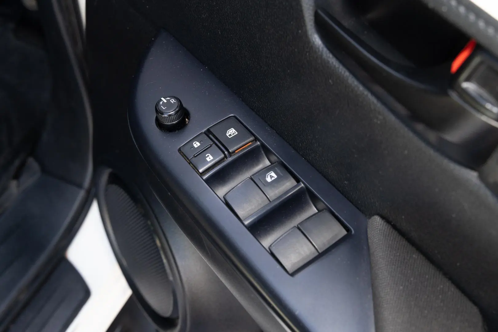 2022 Toyota Hilux Gallery Image 18