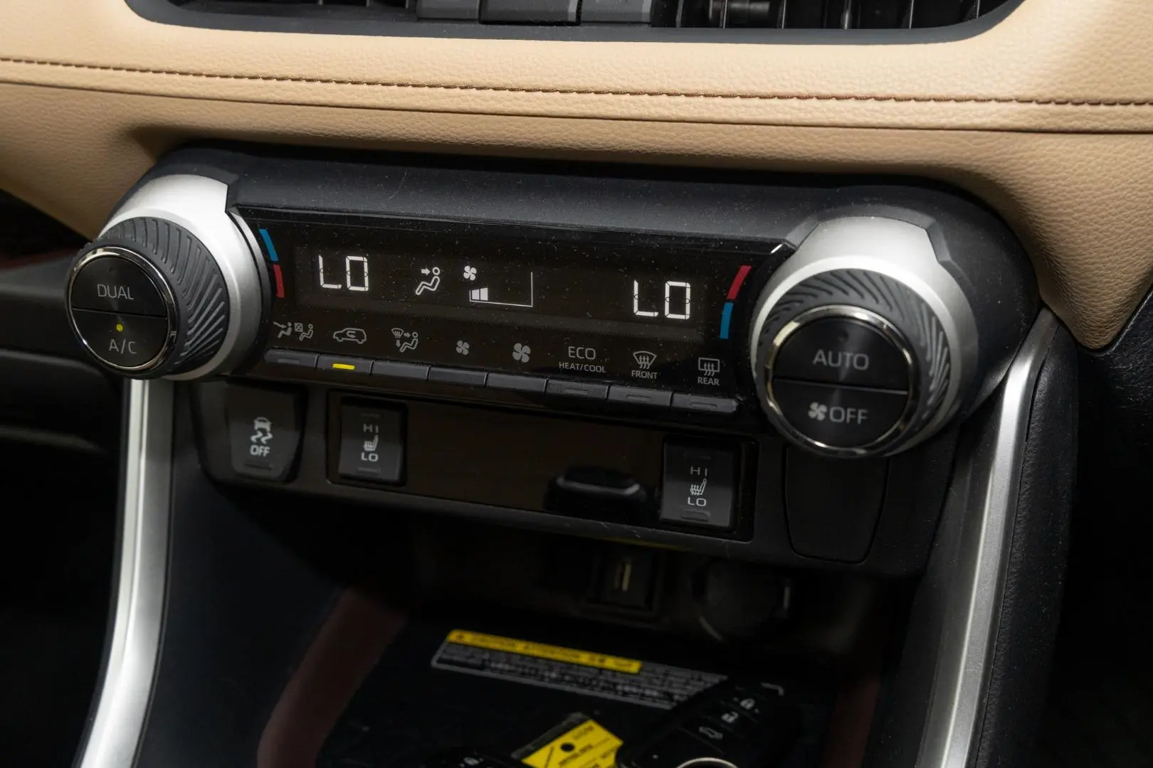 2020 Toyota RAV4 Gallery Image 16