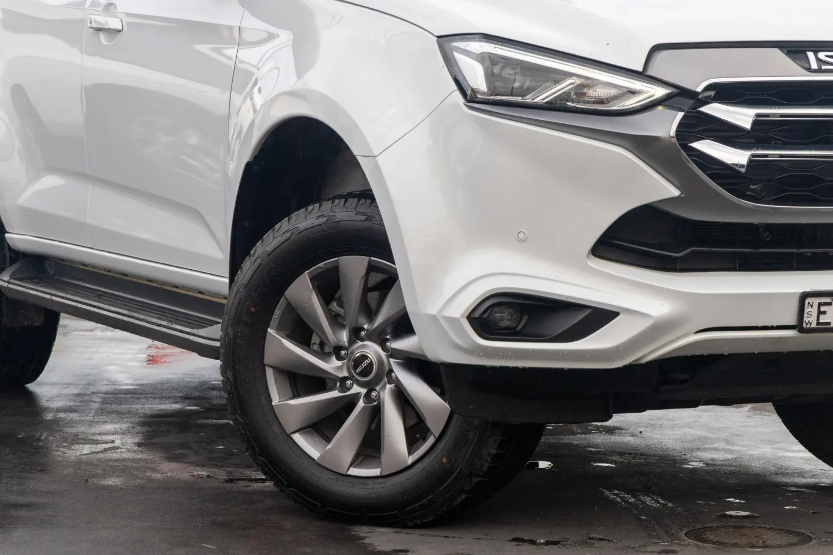 2021 Isuzu MU-X Gallery Image 6