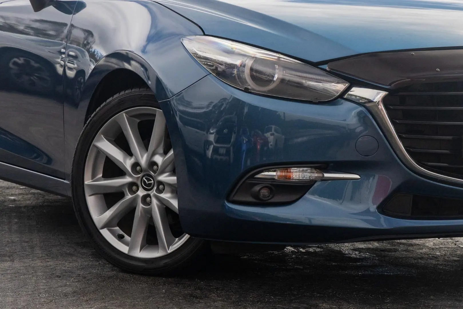 2018 Mazda 3 Gallery Image 6