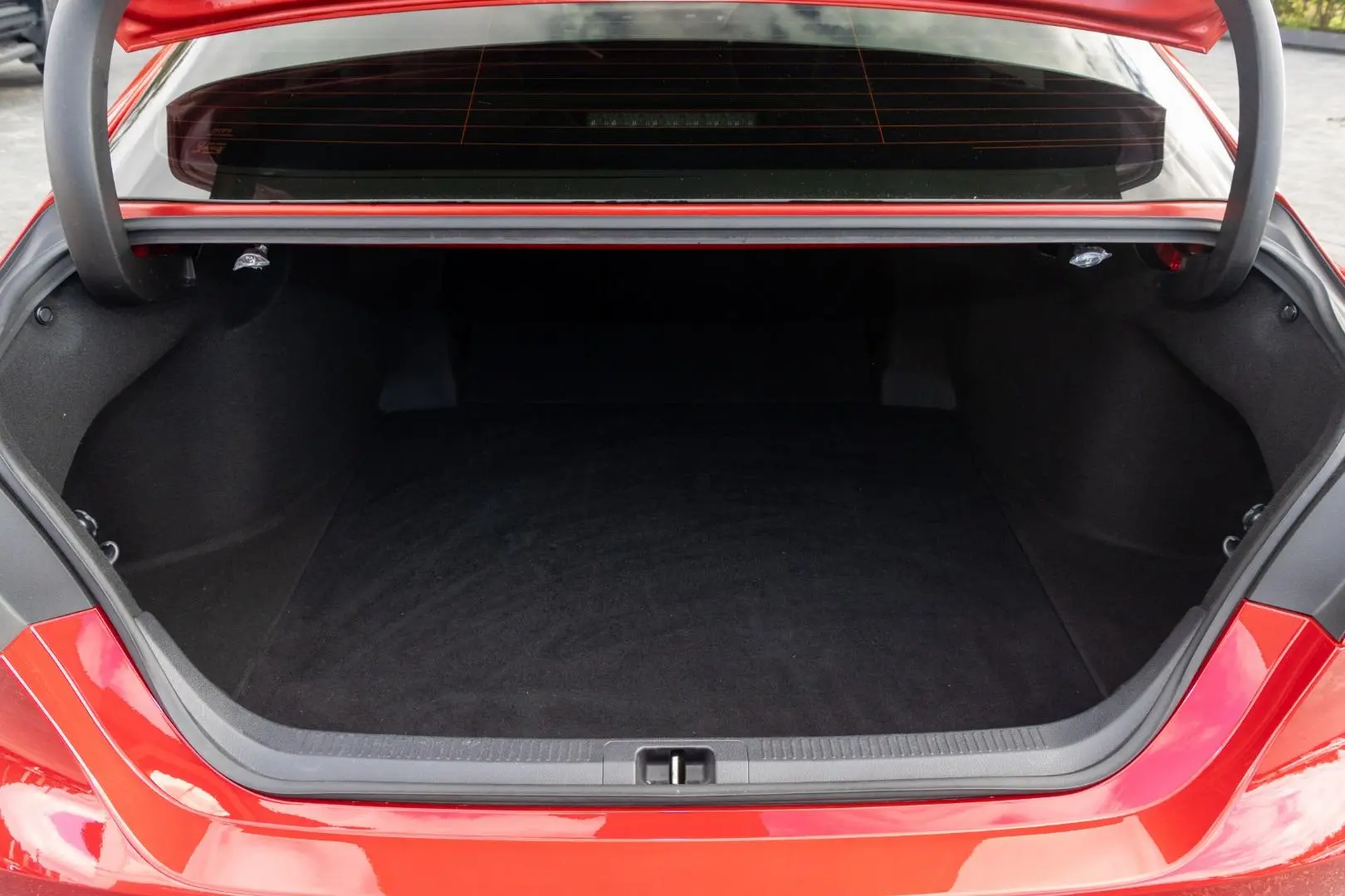 2019 Toyota Camry Gallery Image 20
