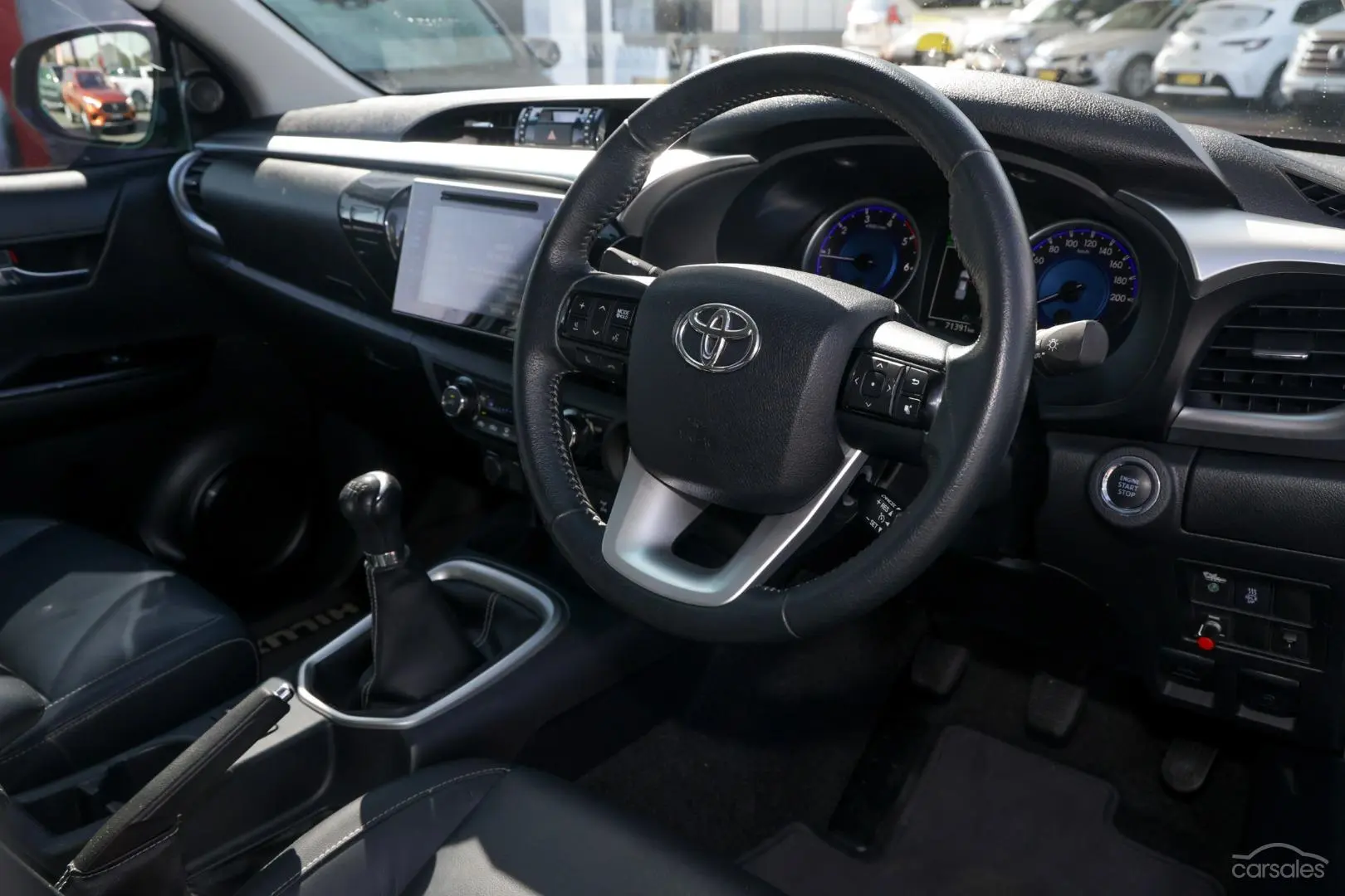 2017 Toyota Hilux Image 7