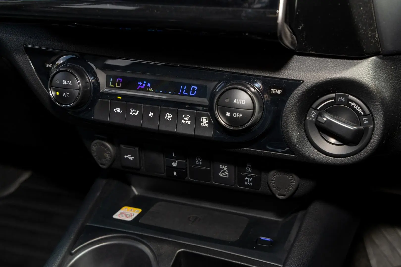 2024 Toyota Hilux Gallery Image 16