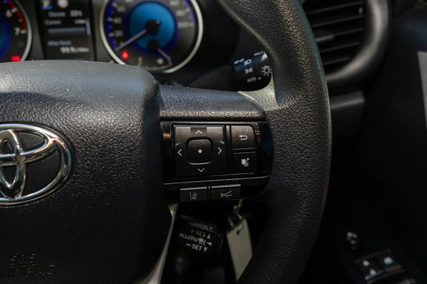 2019 Toyota Hilux Gallery Image 11