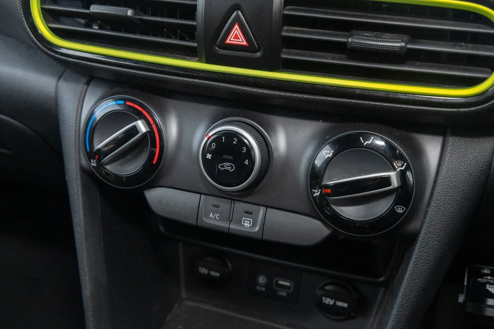 2017 Hyundai Kona Gallery Image 16