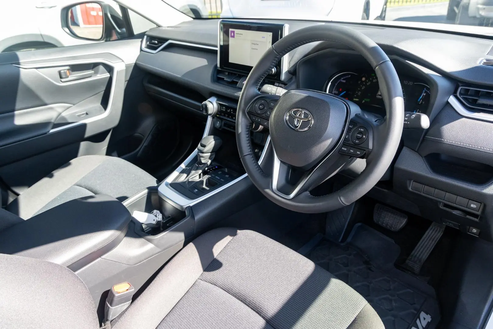 2025 Toyota RAV4 Gallery Image 7
