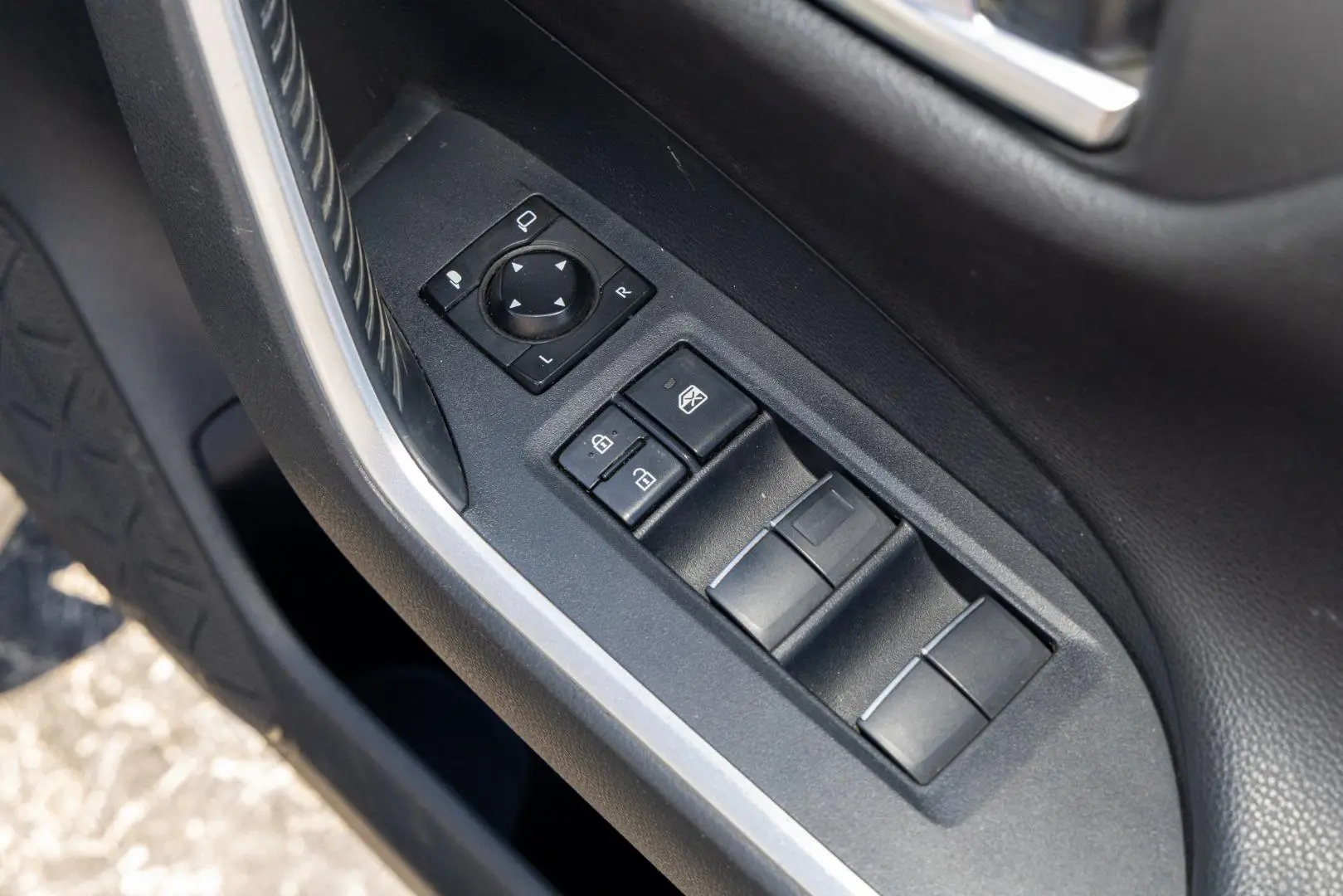 2019 Toyota RAV4 Gallery Image 18