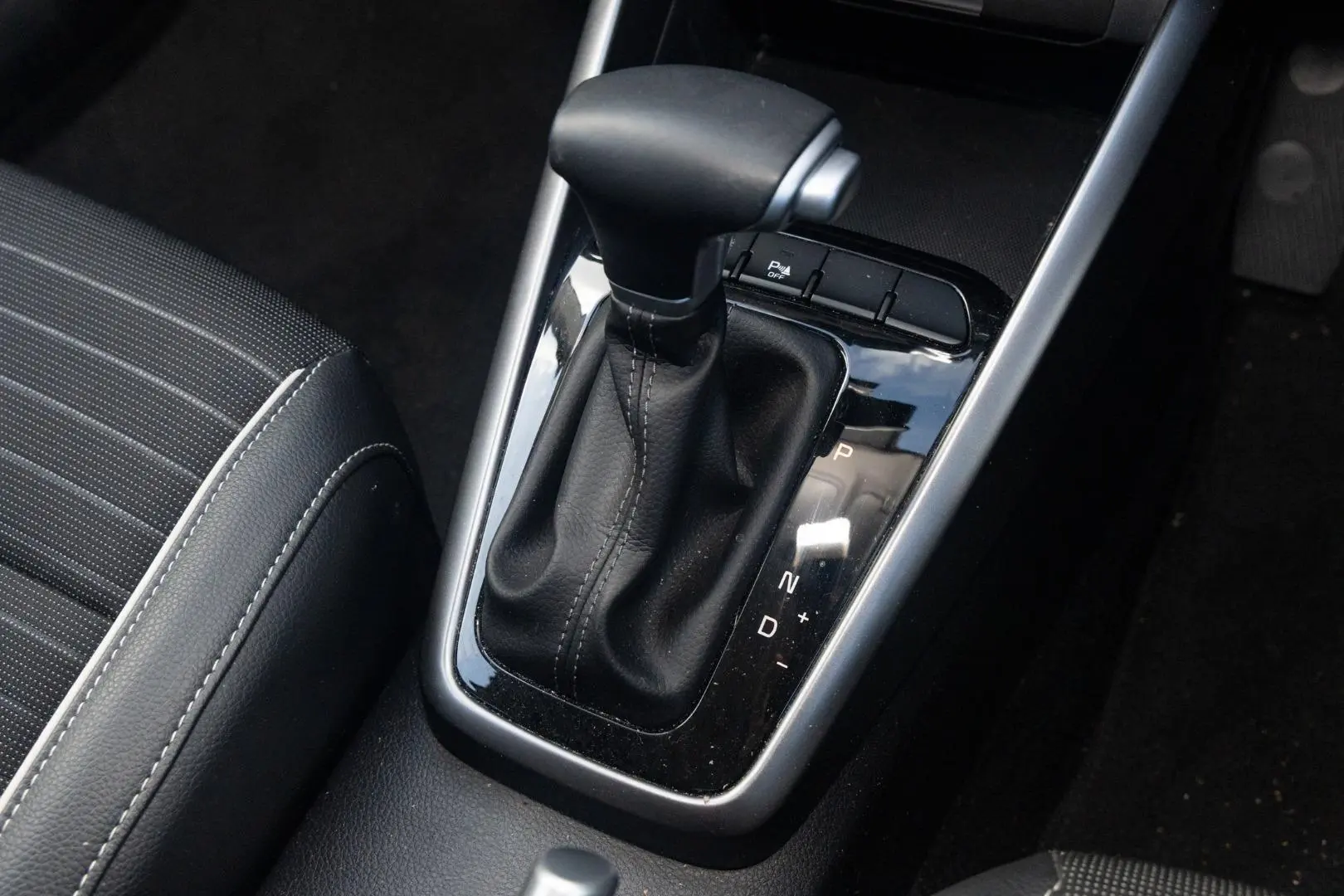 2023 Kia Rio Gallery Image 17