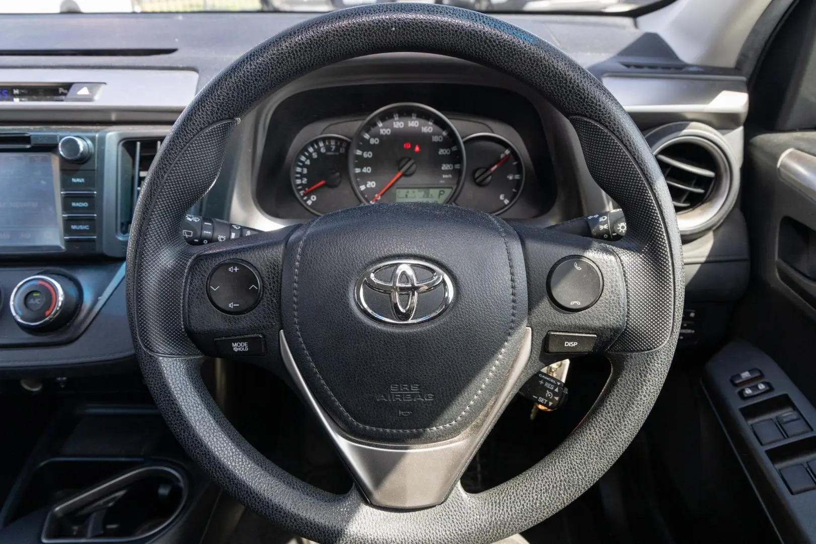 2016 Toyota RAV4 Gallery Image 10