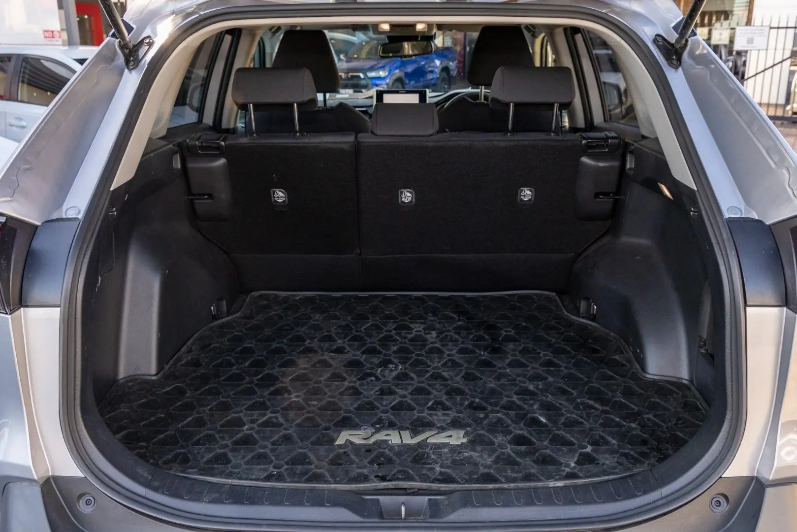 2024 Toyota RAV4 Gallery Image 19