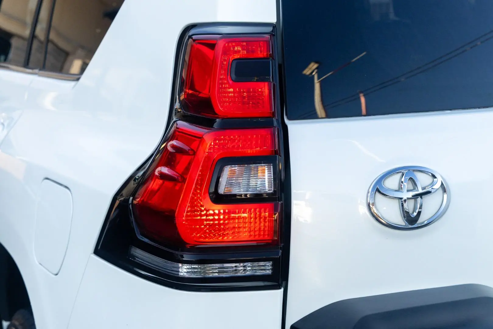 2020 Toyota Landcruiser Prado Gallery Image 19